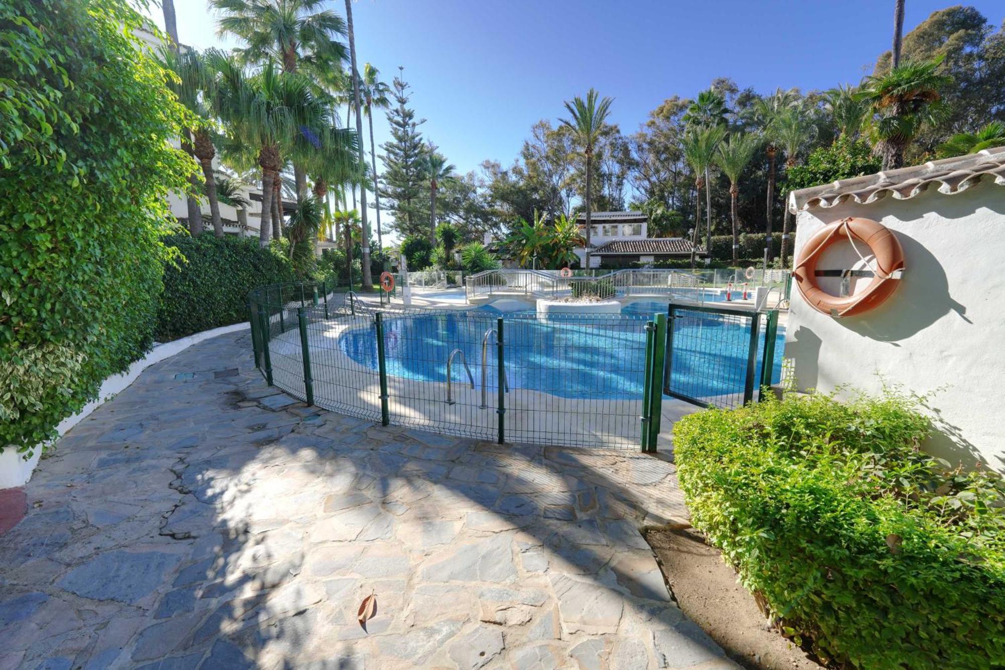 1104 First Line Beach Apartment Golden Beach Pool Marbella Exteriér fotografie