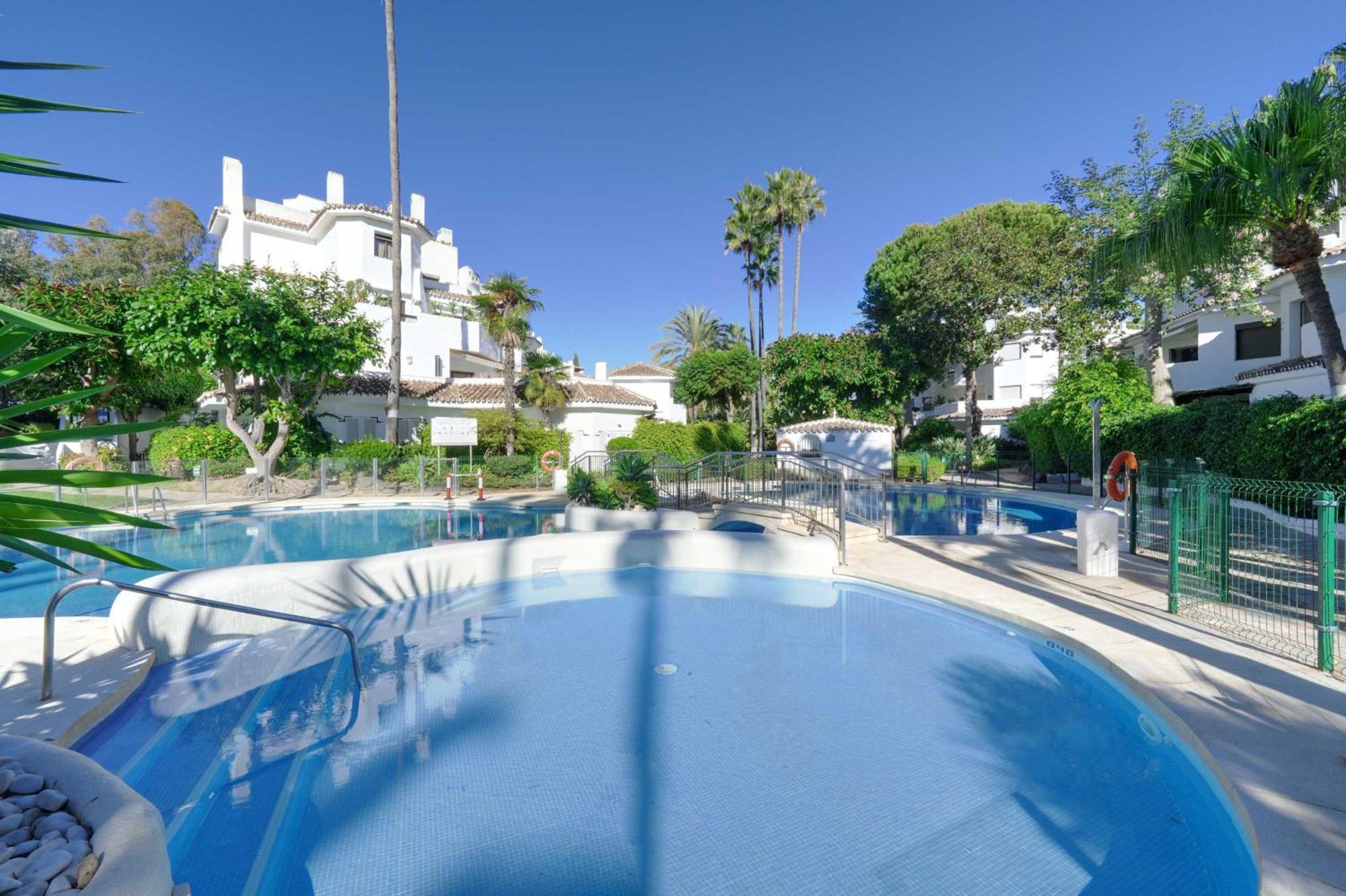 1104 First Line Beach Apartment Golden Beach Pool Marbella Exteriér fotografie